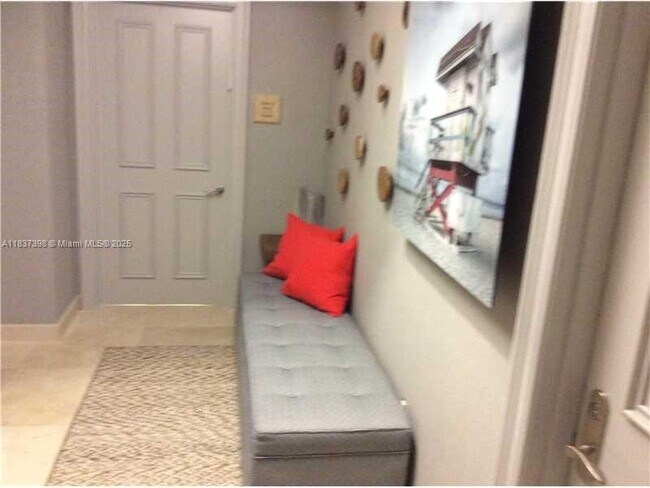 Foto del edificio - 17875 Collins Ave