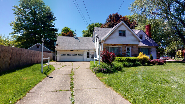 Building Photo - 5848 Brecksville Rd