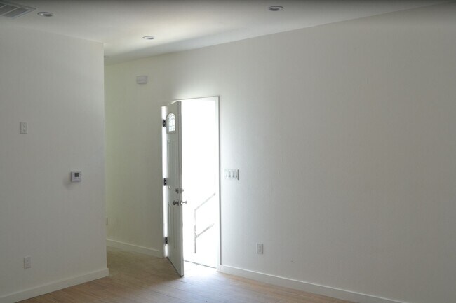 Foto del edificio - Central Homes