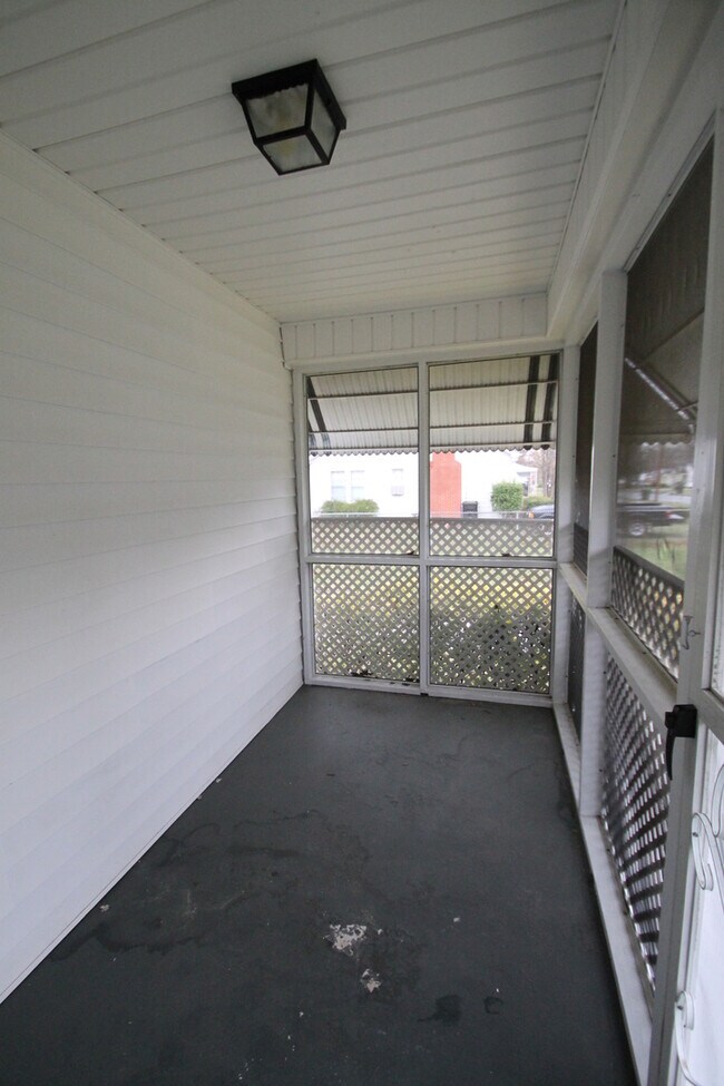 Foto del edificio - Exclusively Offered by Muse Realty, LLC