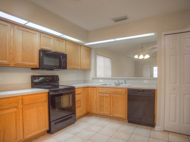 Foto del edificio - 3374 Guernsey Ct