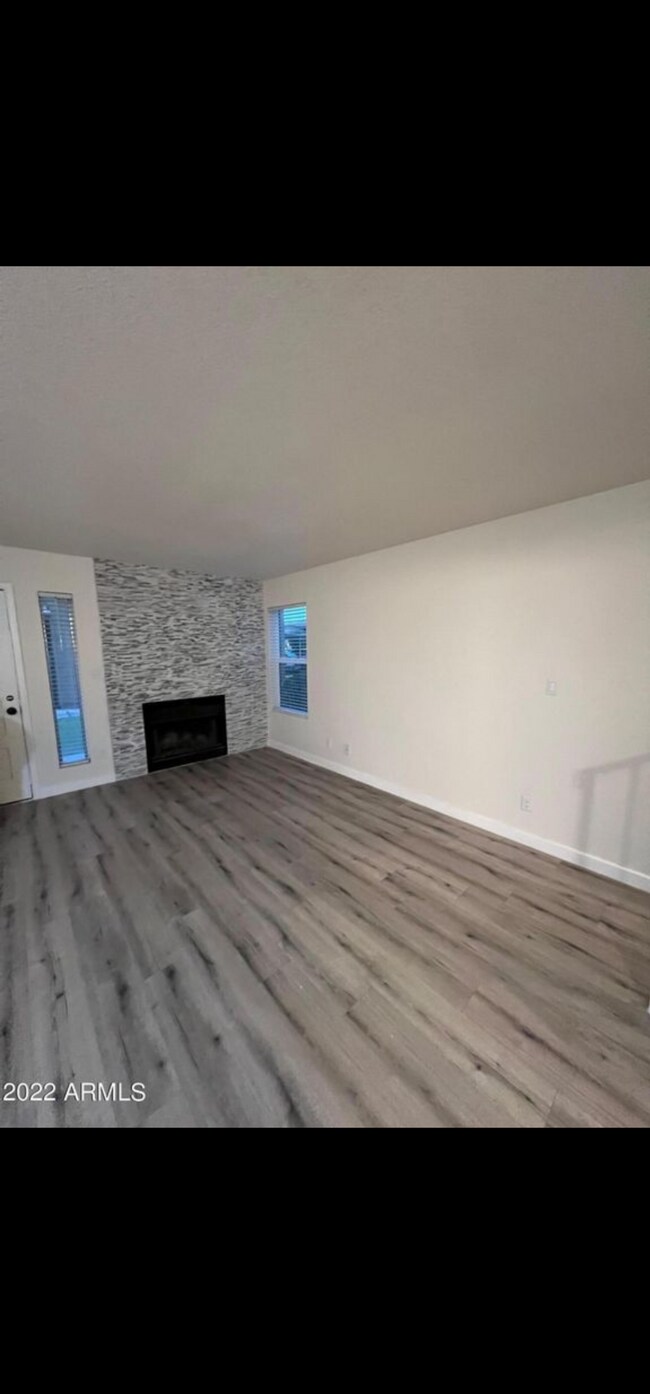 Building Photo - 16225 N 30th St