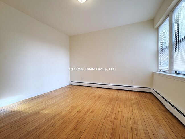 Foto del edificio - 64 Brighton Ave