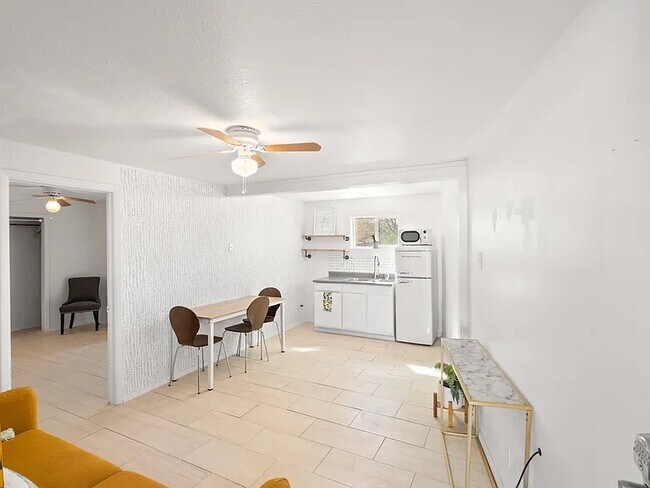 Foto del edificio - 1017 Maple St