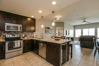 Building Photo - 5450 E Deer Valley Dr