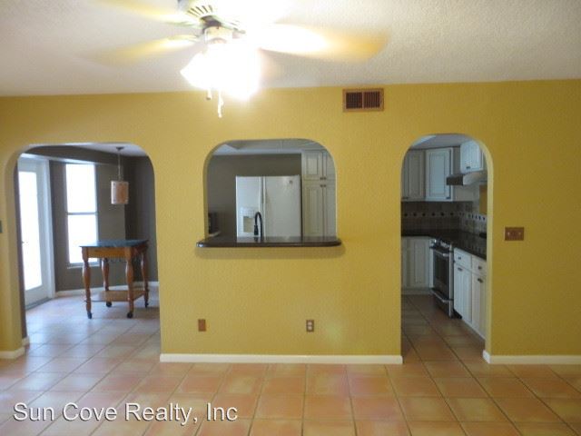 Building Photo - 13932 Clubhouse Cir