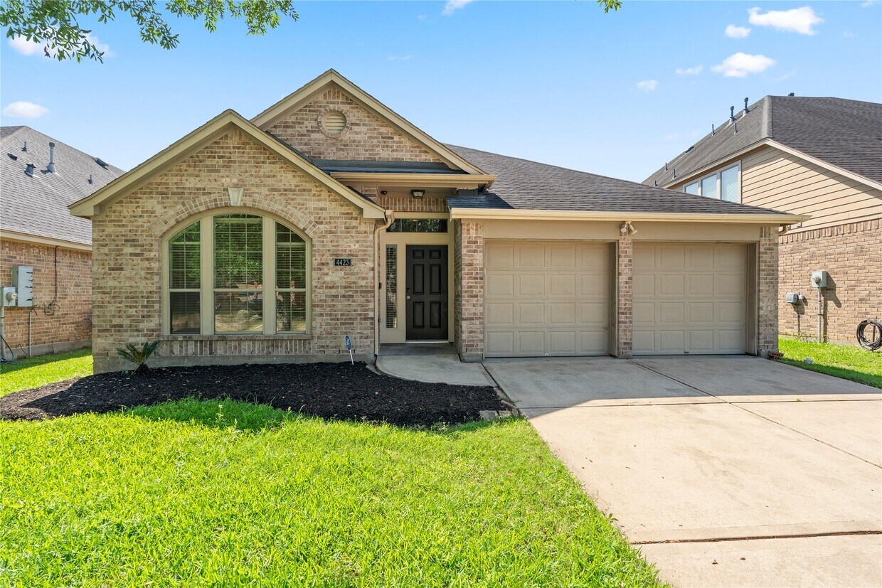 Foto principal - 4423 Long Creek Dr