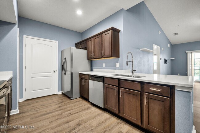 Foto del edificio - 4932 Key Lime Dr