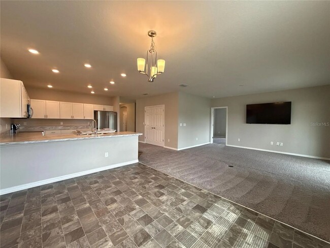 Building Photo - Summercrest 5 Bedroom, 3.5 bath