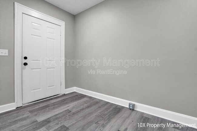 Foto del edificio - 70 N Powell Ave