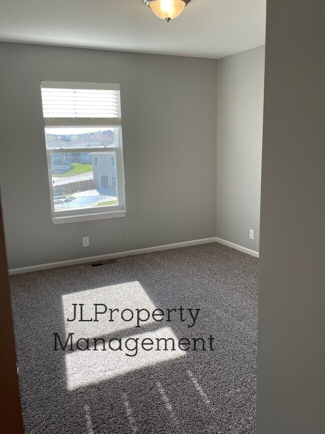 Foto del edificio - 20209 E 23rd Terrace Ct S