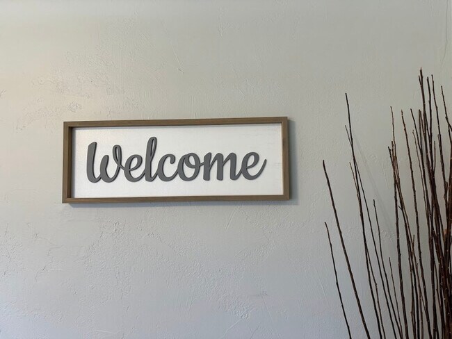 Building Photo - 826 W Weiland Ave