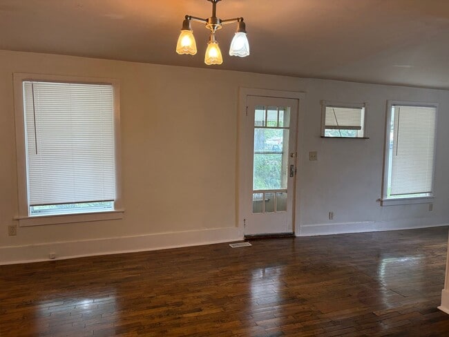 Building Photo - 516 Navarre St