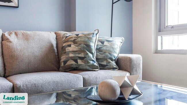 Building Photo - 3005 Peachtree Rd NW