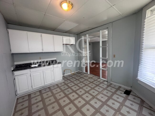 Building Photo - 1135 Jackson-