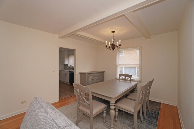 Foto del edificio - 580 Ivy Ct