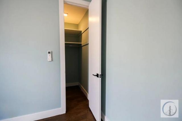 Foto del edificio - 2 bedroom in Ridgewood NY 11385