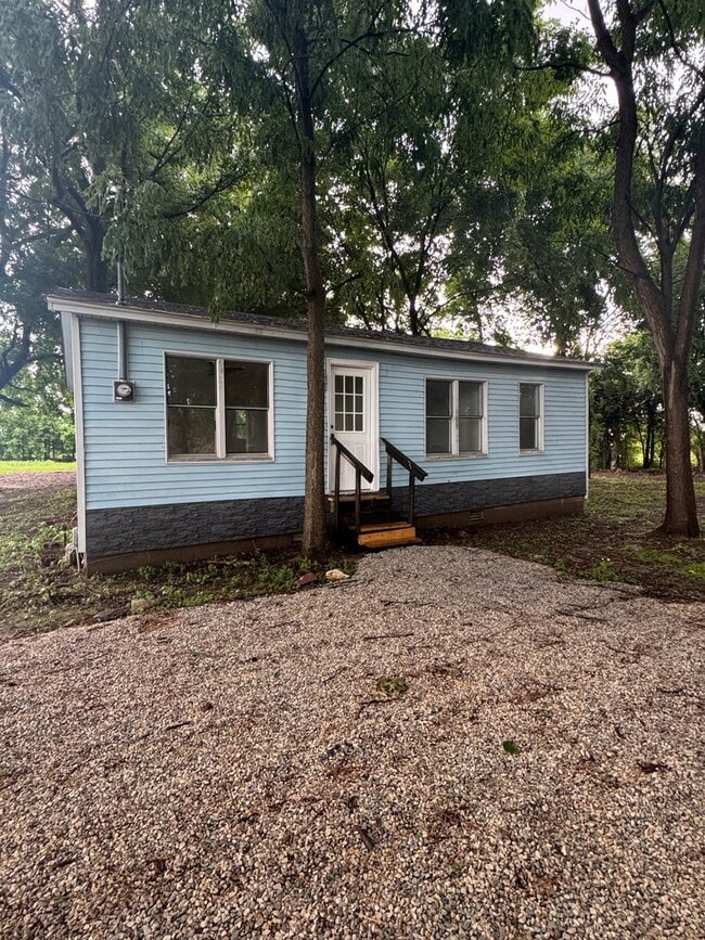 Building Photo - 2204 Barnhill Rd