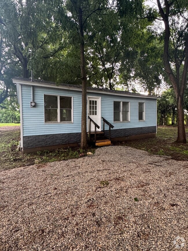 Building Photo - 2204 Barnhill Rd