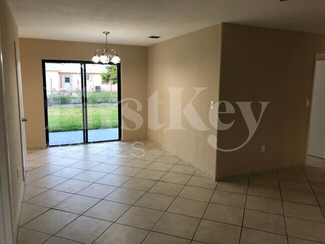 Foto del edificio - 2751 NW 209th Terrace