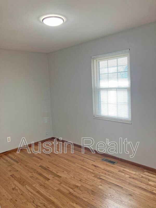 Building Photo - 1051 Woodland Trails Dr