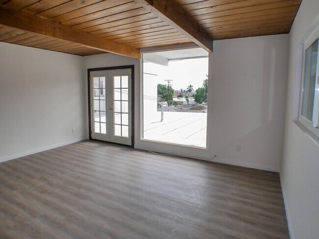 Foto del edificio - 2621-2625 Dove St.