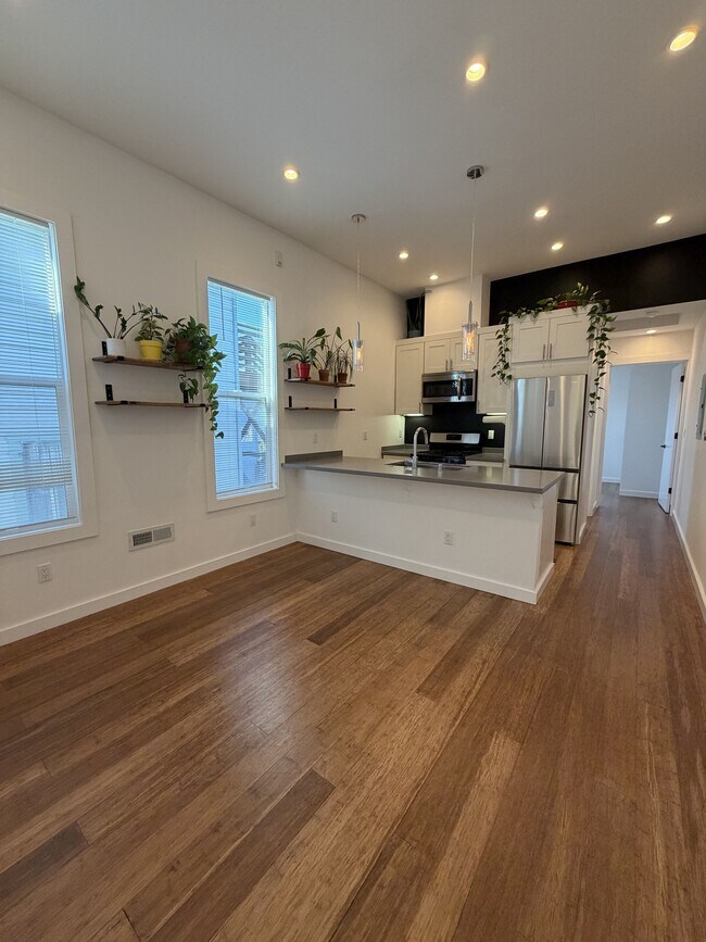 Building Photo - 1134 Foothill Blvd