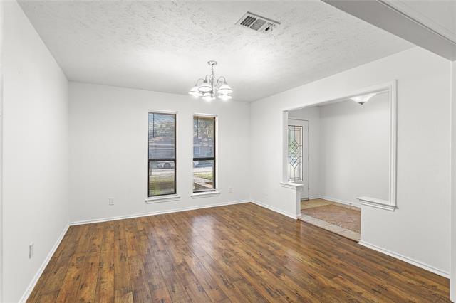 Building Photo - 2421 Maple Leaf Dr