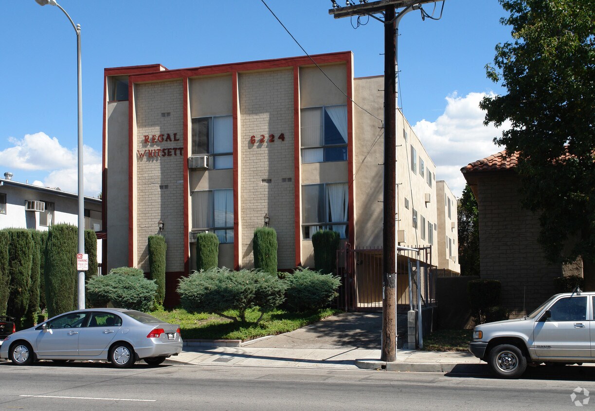 Foto principal - 6224 Whitsett Ave