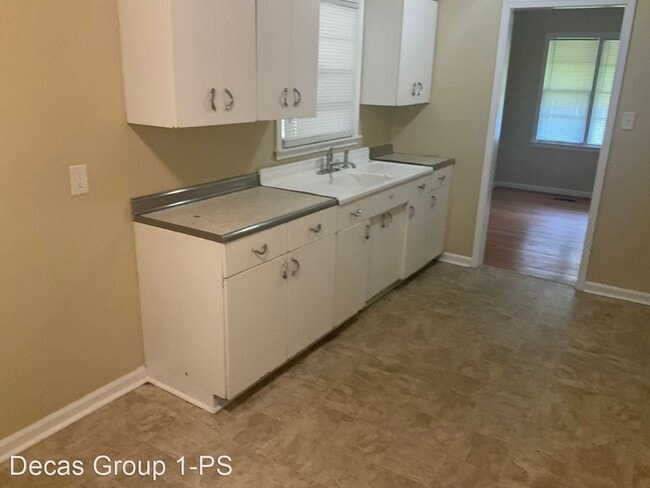 Building Photo - 3 br, 1 bath House - 512 Annie Laura Dr.