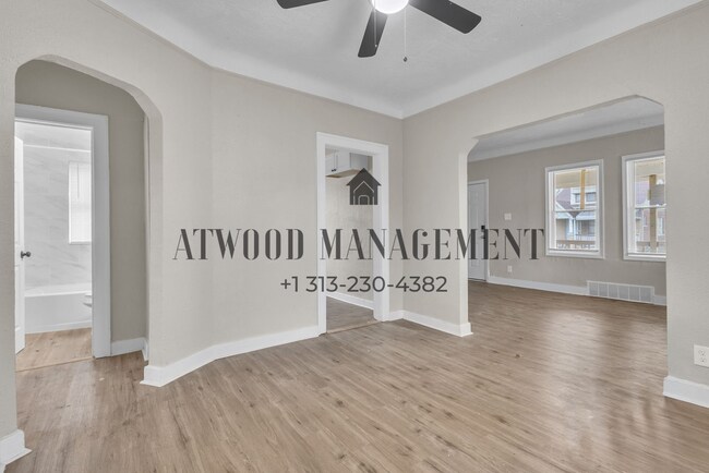 Foto del edificio - This beautifully updated 4-bedroom, 2-bath single-family home is ready for move-in!