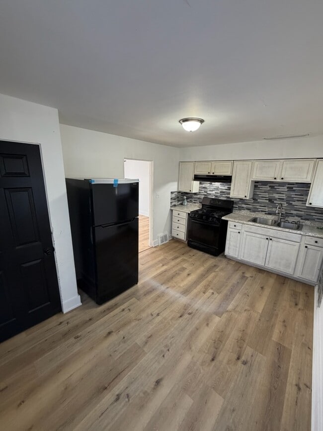 Foto del edificio - 828 E 35th Pl