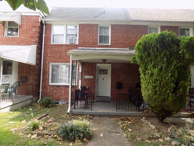 Photo - 2329 Ashburton St House