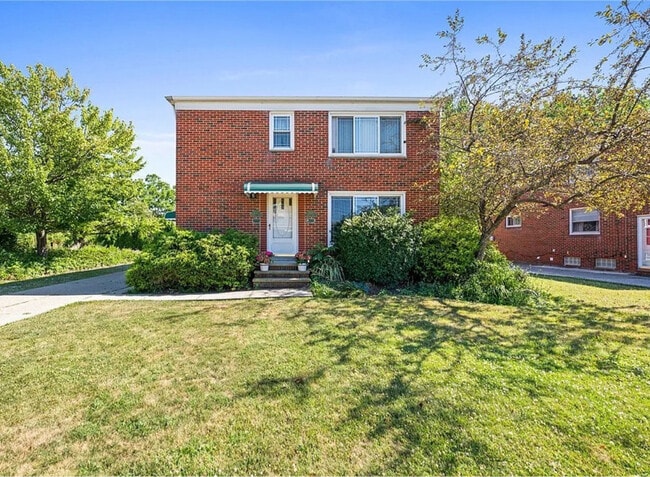 Building Photo - 21370 Milan Dr