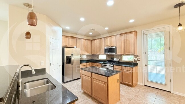 Building Photo - 16325 N 73rd Dr