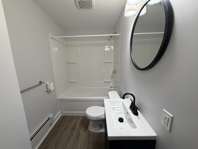 Bathroom - 854 Mclean St