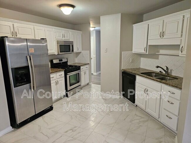 Foto del edificio - 704 White Dove Dr