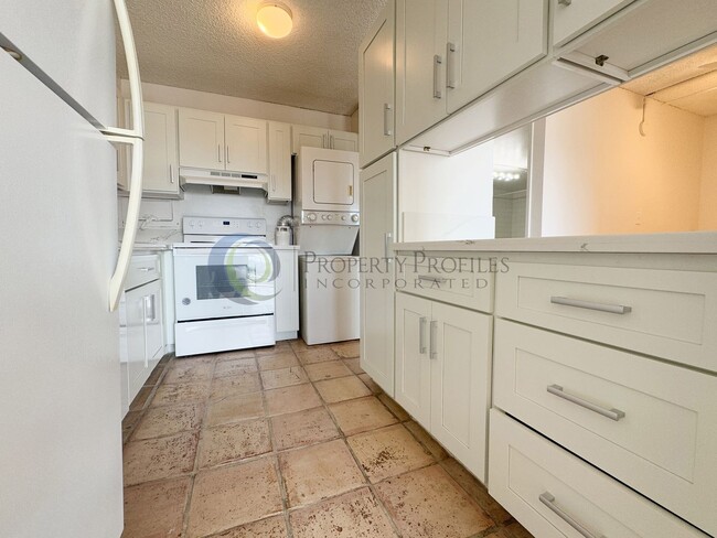 Foto del edificio - Large Studio/1 bath unit at Princess Kealoha