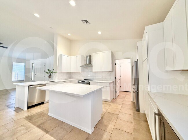 Building Photo - 9414 W Ross Ave
