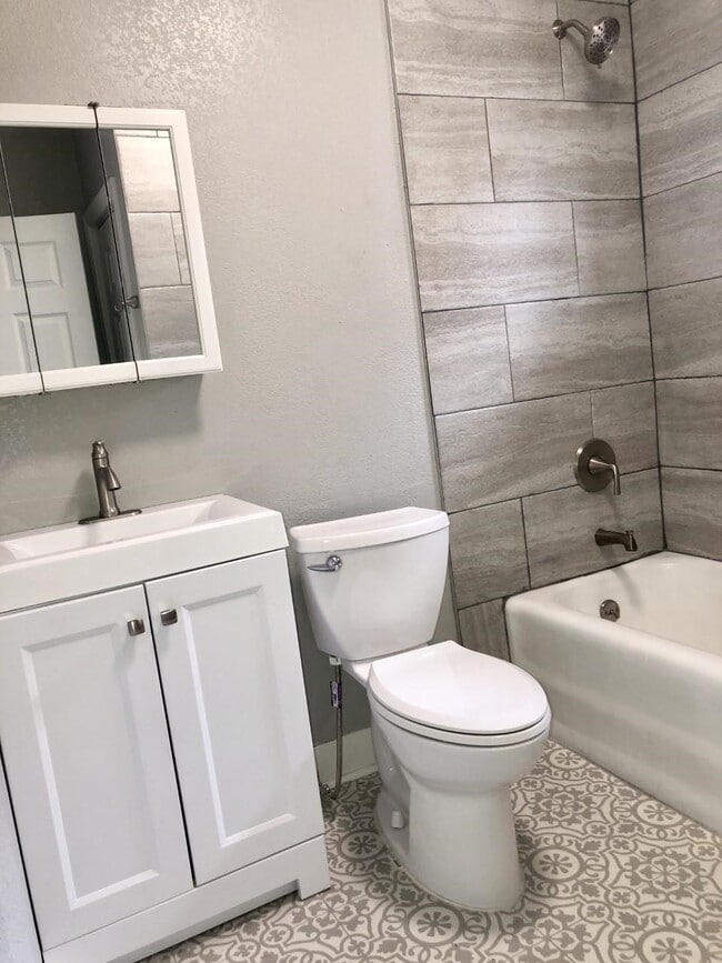 Foto del edificio - 220 Milby St