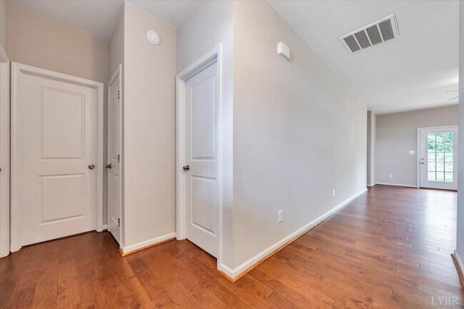 Building Photo - 261 Crystal Ln