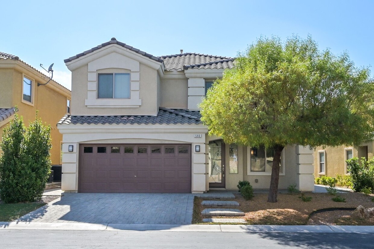 Primary Photo - Rhodes Ranch!! Guard Gated!! Bed & Bath Do...