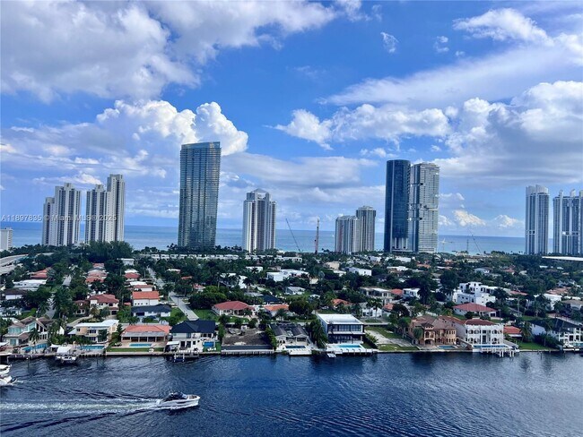 Foto del edificio - 19101 NE 36th Pl