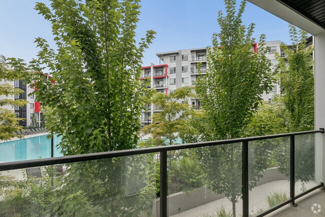 2BR, 2BA - 800SF - Balcony - Westrich Bay