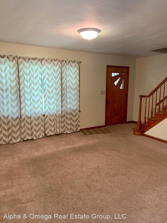 Building Photo - 4 br, 1 bath House - 399 N McElroy Rd