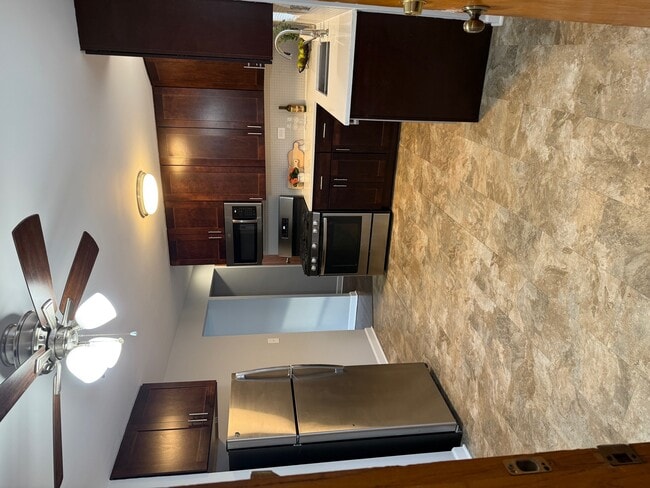 Building Photo - 8614 W Berwyn Ave