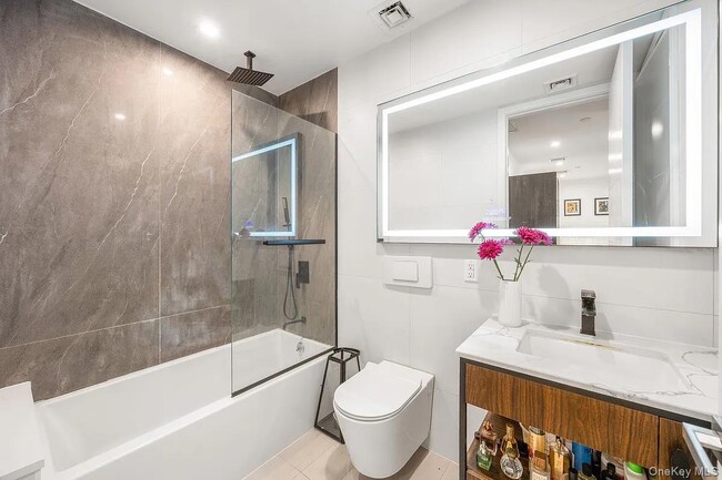 Foto del edificio - 1110 Madison St