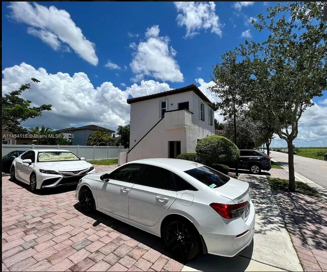 Building Photo - 17182 SW 92nd St