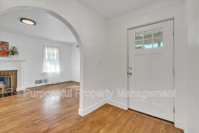 Building Photo - 1832 NW 34th St