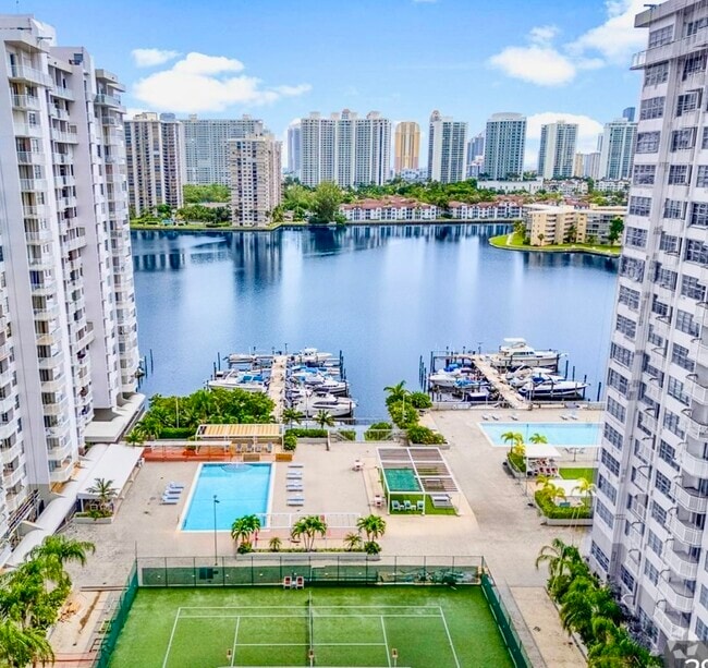 Building Photo - 18041 Biscayne Blvd